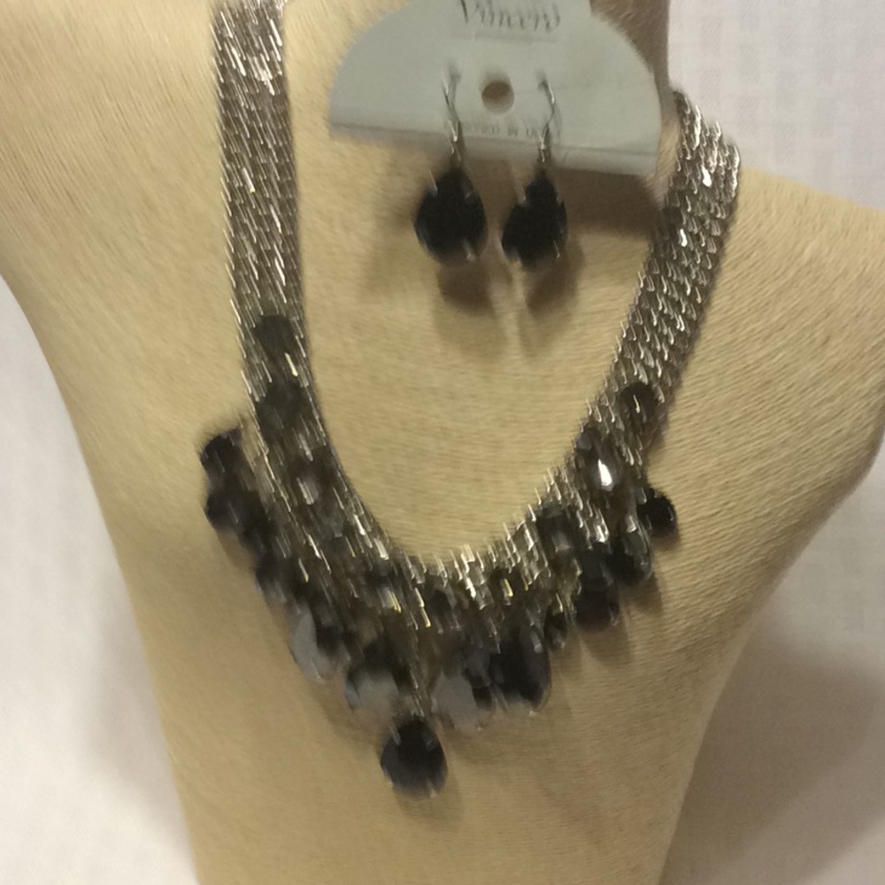 Vincero Bold Statement Necklace Set - image 2